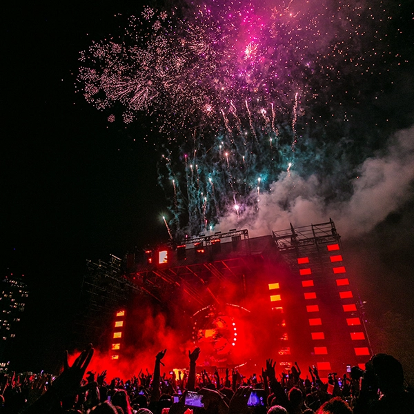 ACCESS TO AFTER-RACE CONCERTS